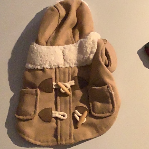 CLOTHING - Picture 2 of 16